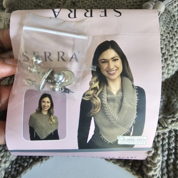 Sierra Scarf Chunky Knit Cowl Neck Gray Infinity Warmer Asymmetrical Cable knit - Picture 5 of 8